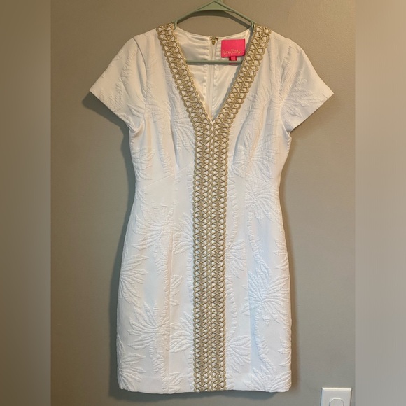 Lilly Pulitzer Dresses & Skirts - ☀️ Lilly Pulitzer White and Gold Arie Stretch Shift Dress